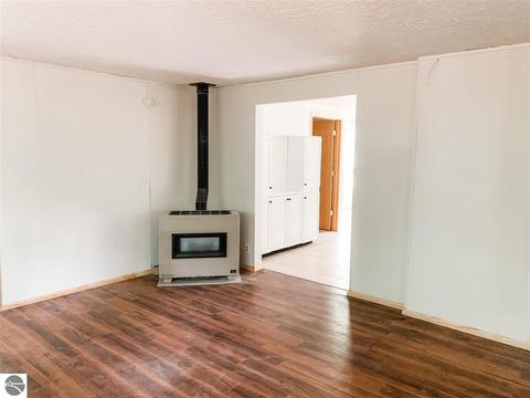 3294 Lansing, Harrison, MI 48625 photo 14