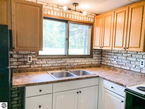 3294 Lansing, Harrison, MI 48625 photo 8