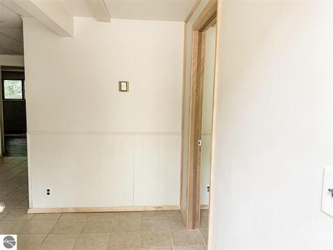 3294 Lansing, Harrison, MI 48625 photo 5