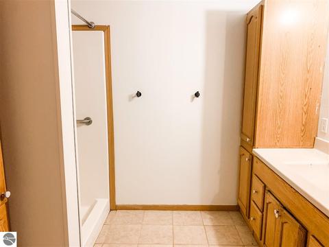 3294 Lansing, Harrison, MI 48625 photo 10