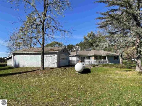 985 Pettit Rd, Lupton, MI 48635 photo 6