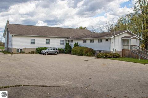 115 E Fraser St, Coleman, MI 48618 photo 2