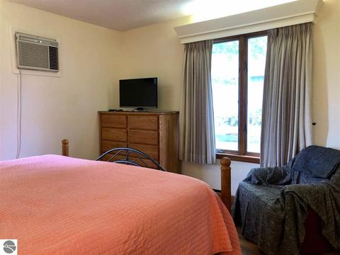 6900 E Kelenski Dr, Cedar, MI 49621 photo 10