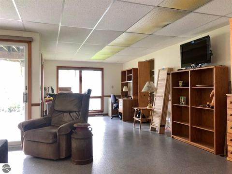 6900 E Kelenski Dr, Cedar, MI 49621 photo 16