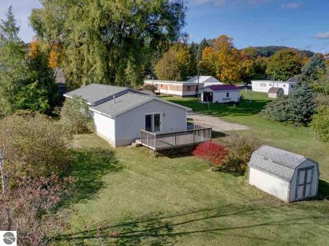 331 White St, Elberta, MI 49628 photo 10