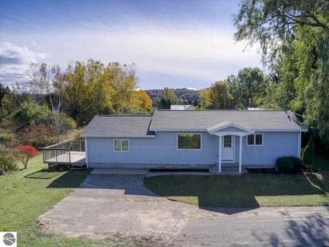 331 White St, Elberta, MI 49628 photo 2