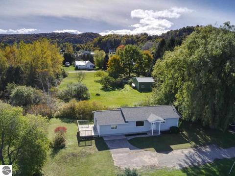 331 White St, Elberta, MI 49628 photo 3