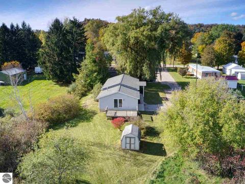 331 White St, Elberta, MI 49628 photo 9