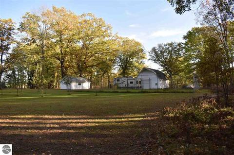 901 Kenyon Rd, Lupton, MI 48635 photo 17