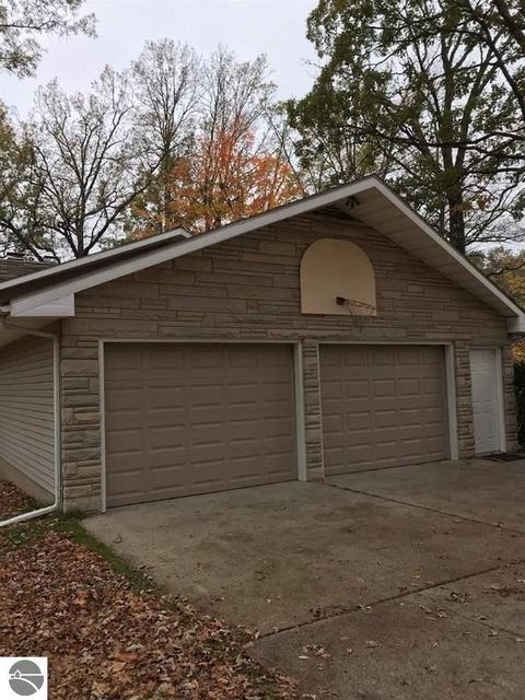 2218 E Pickard Rd, Mount Pleasant, MI 48858 photo 4