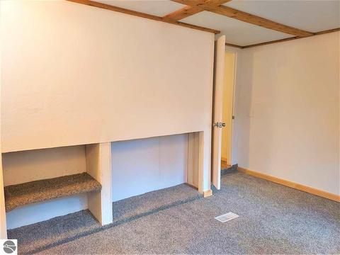 899 E 16 Rd, Mesick, MI 49668 photo 12