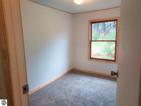 899 E 16 Rd, Mesick, MI 49668 photo 14