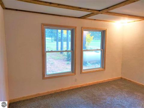 899 E 16 Rd, Mesick, MI 49668 photo 11