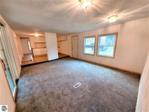 899 E 16 Rd, Mesick, MI 49668 photo 7