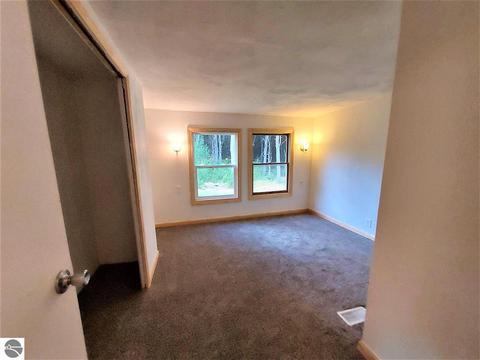 899 E 16 Rd, Mesick, MI 49668 photo 17