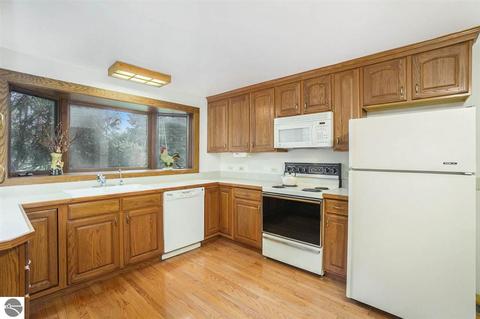 13077 S Solon Rd, Cedar, MI 49621 photo 5