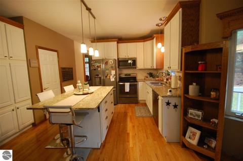 1696 Ann St, Gladwin, MI 48624 photo 6