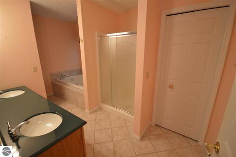 4019 S Bluff Cir, Cedar, MI 49621 photo 12