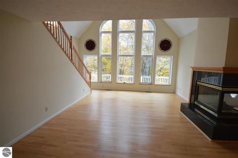 4019 S Bluff Cir, Cedar, MI 49621 photo 2