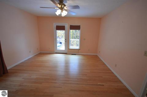 4019 S Bluff Cir, Cedar, MI 49621 photo 10
