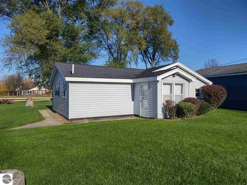 620 Burt St, Au Gres, MI 48703 photo 1