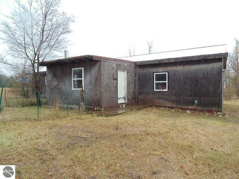 6450 E M-42, Manton, MI 49663 photo 4