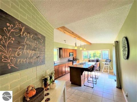 5698 Apple Valley Rd, Williamsburg, MI 49690 photo 9