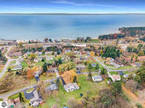 5698 Apple Valley Rd, Williamsburg, MI 49690 photo 27