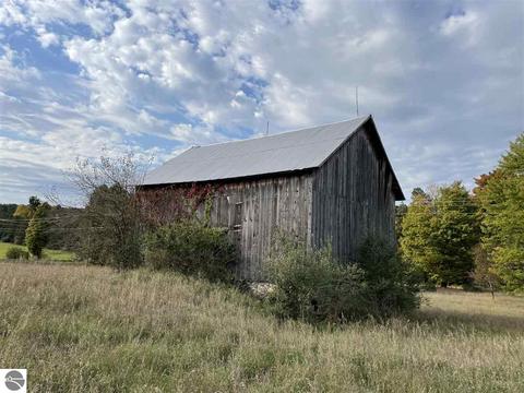 4427 Wright Rd, Bellaire, MI 49615 photo 1