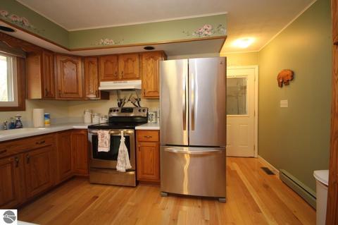 405 S Chippewa St, Shepherd, MI 48883 photo 10
