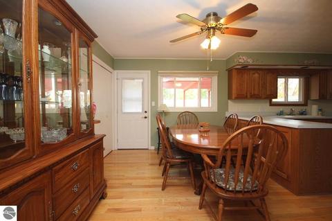 405 S Chippewa St, Shepherd, MI 48883 photo 8