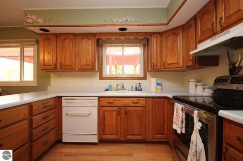 405 S Chippewa St, Shepherd, MI 48883 photo 12