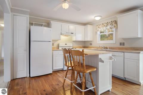 1903 Outer Dr, Interlochen, MI 49643 photo 8