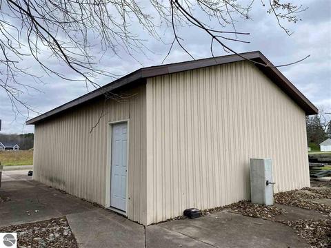 3245 E Siebert Rd, Midland, MI 48642 photo 10