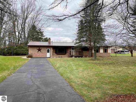 3245 E Siebert Rd, Midland, MI 48642 photo 2