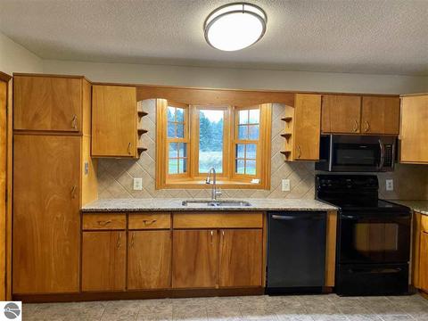 3245 E Siebert Rd, Midland, MI 48642 photo 15