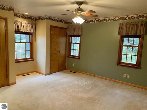 3245 E Siebert Rd, Midland, MI 48642 photo 33