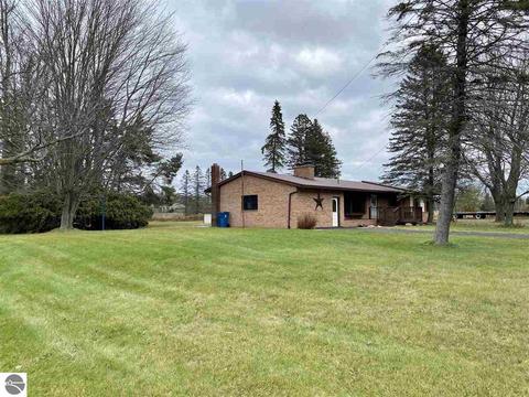 3245 E Siebert Rd, Midland, MI 48642 photo 3