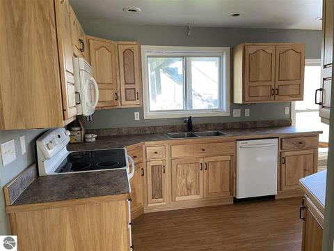2877 Johnson Dr, Standish, MI 48658 photo 7