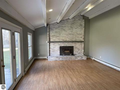 2877 Johnson Dr, Standish, MI 48658 photo 2