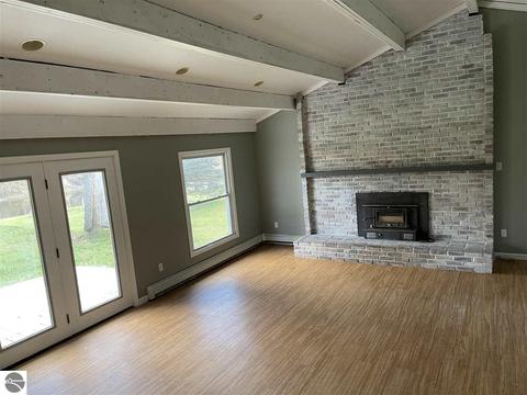 2877 Johnson Dr, Standish, MI 48658 photo 3