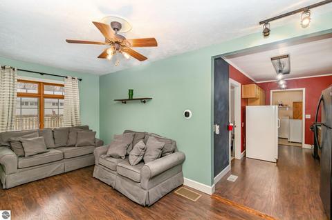 129 E Cottage, Shepherd, MI 48883 photo 8