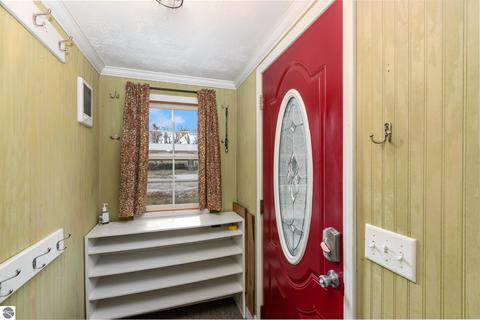 129 E Cottage, Shepherd, MI 48883 photo 5