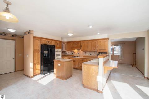 772 E Pickard Rd, Mount Pleasant, MI 48858 photo 7