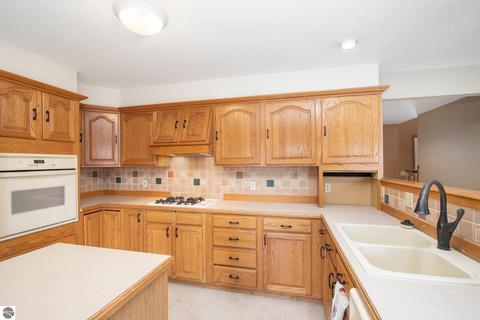 772 E Pickard Rd, Mount Pleasant, MI 48858 photo 6