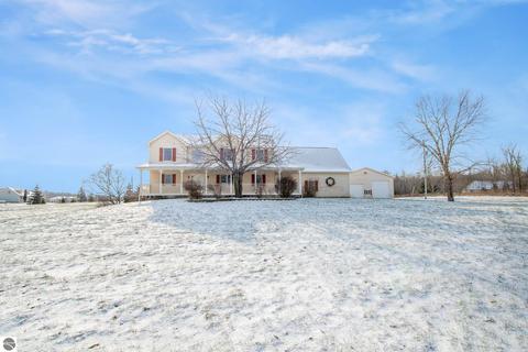 772 E Pickard Rd, Mount Pleasant, MI 48858 photo 2