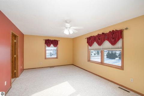 772 E Pickard Rd, Mount Pleasant, MI 48858 photo 10