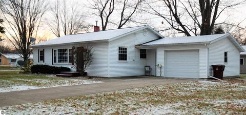 118 Dearing Dr, Shepherd, MI 48883 photo 3