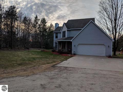 9931 E 22 Rd, Manton, MI 49663 photo 3