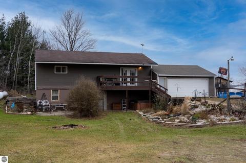 7522 W Blanchard Rd, Blanchard, MI 49310 photo 2